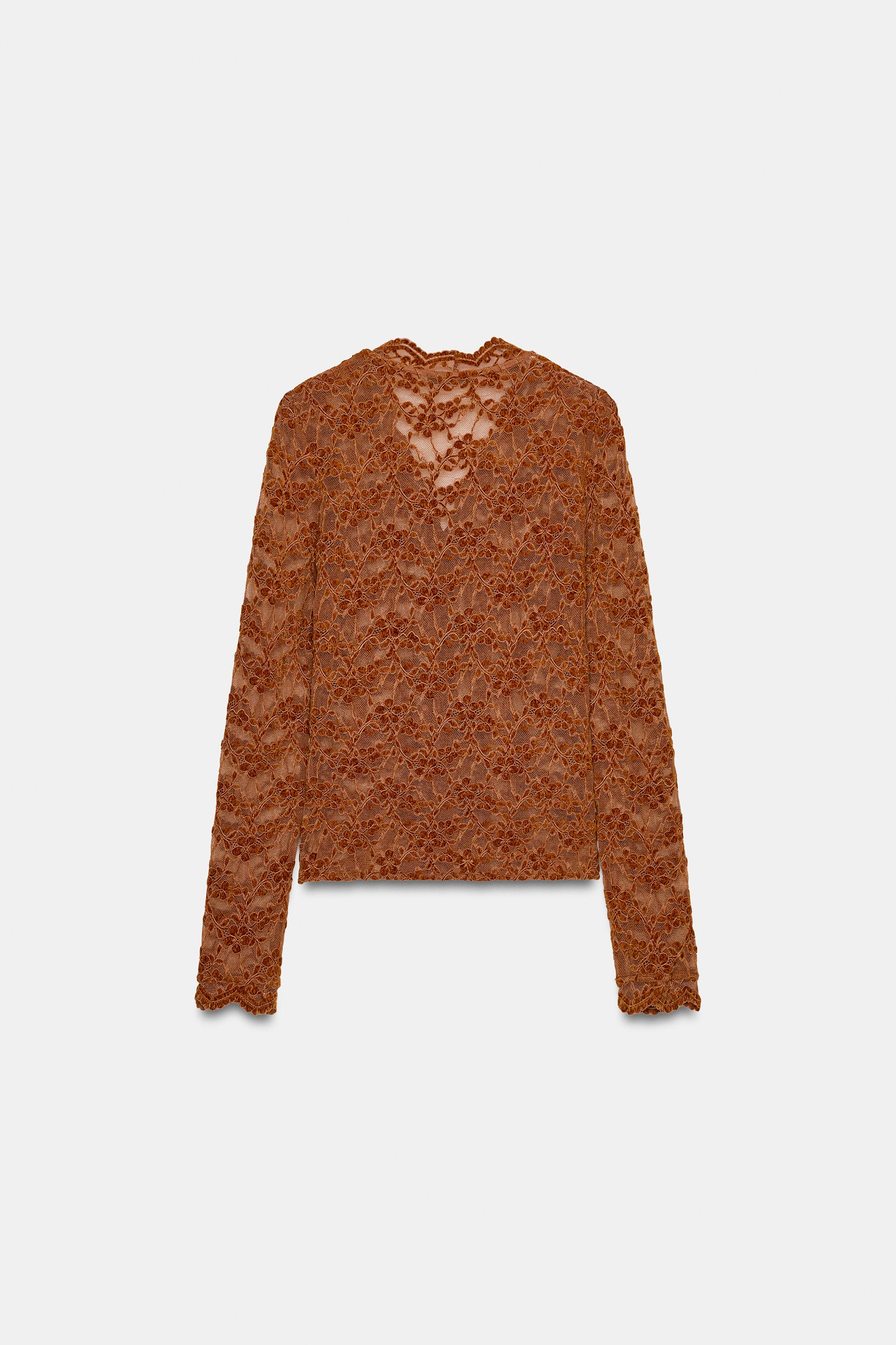 LACE BUTTON TOP